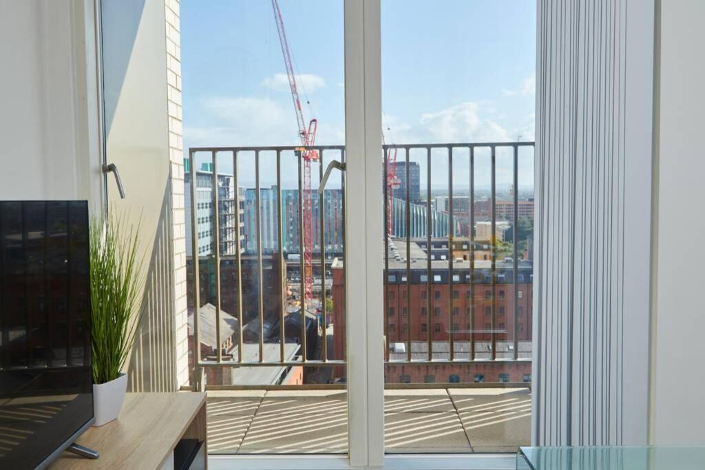 Lovely Apartment - Private Parking - Stadium Views マンチェスター エクステリア 写真